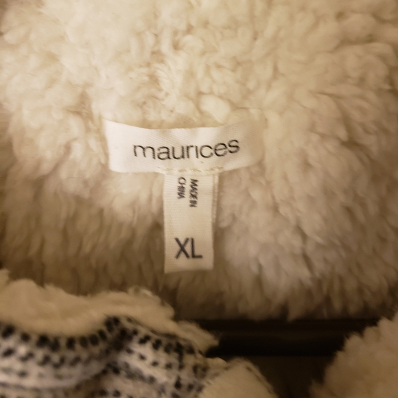 Maurices Buffalo Plaid Vest size XL - Picture 3 of 3